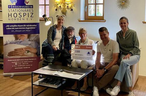 Von links nach rechts:
Bettina Göschl, Klaus-Peter Wolf, Irmgard Fischer, Björn Haver, Martina Haver-Franke