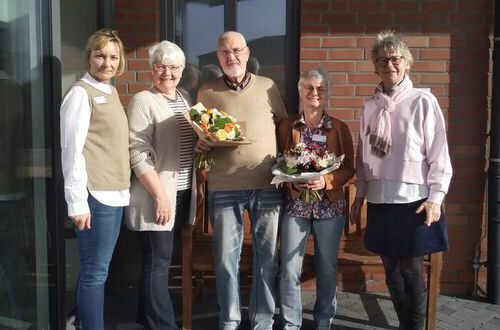 Von links nach rechts: C. Bitiq, M. Kohake, Toni, der singende Kapit&auml;n, P. de Buhr, I. Fischer. Es fehlt Wilma Voss.